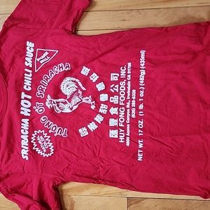 Tuong ot Sriracha, Hot chili sauce tee Juniors S/M